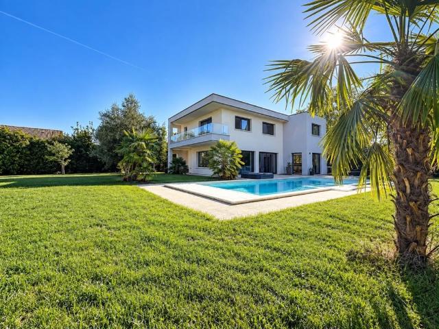 Maison 5 pièces 181 m²