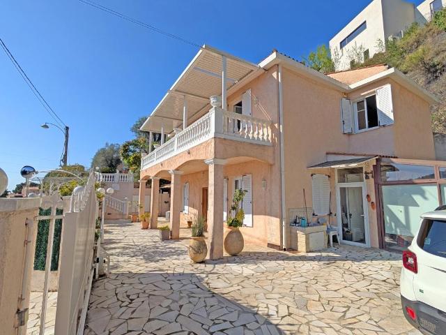 Maison 5 pièces 168 m²