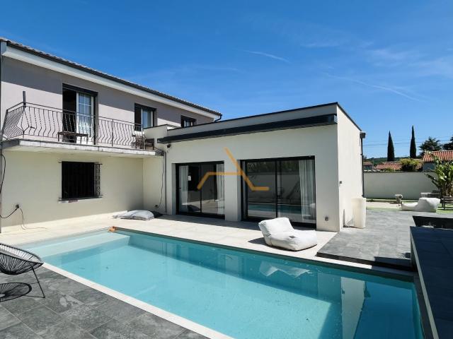 Maison 5 pièces 195 m²
