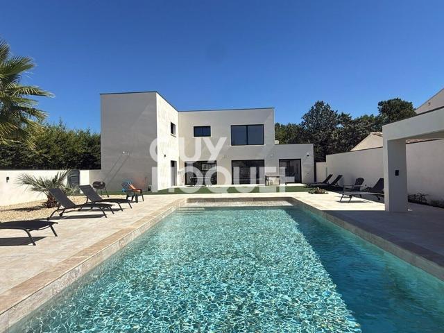 Maison 5 pièces 195 m²