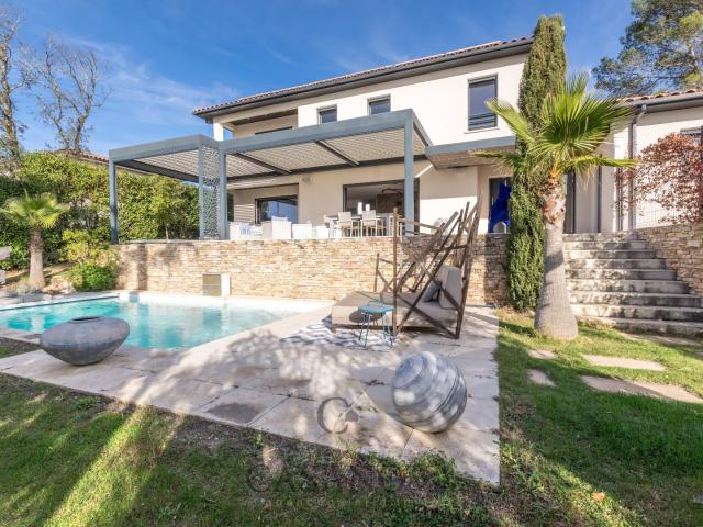 Maison 5 pièces 195 m²