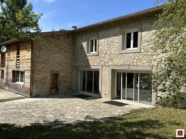 Maison 5 pièces 195 m²