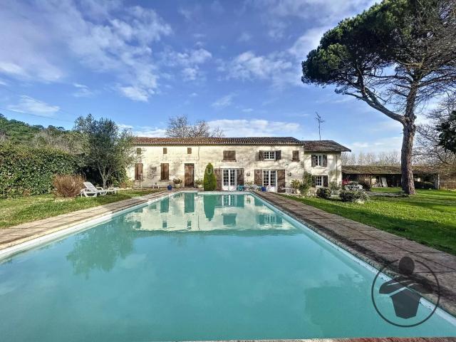 Maison 5 pièces 195 m²