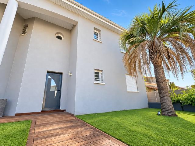 Maison 5 pièces 196 m²