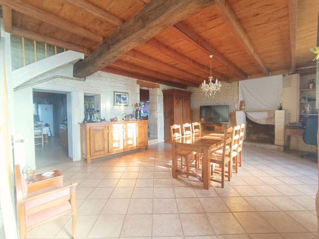 Maison 5 pièces 197 m2 Foussignac