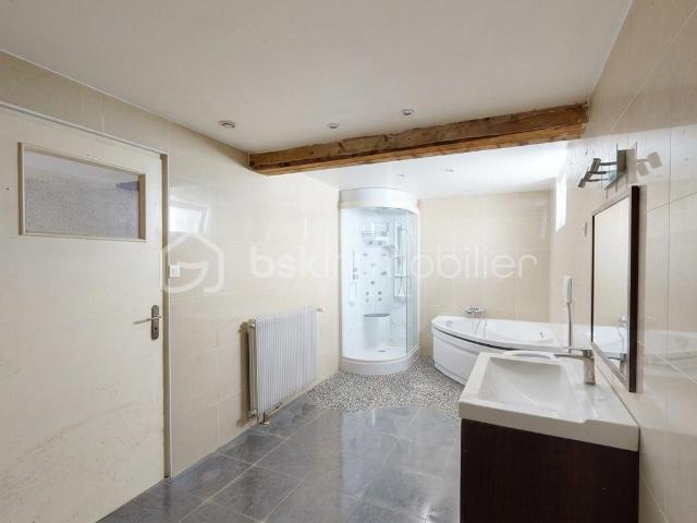 Maison 5 pièces 197 m²