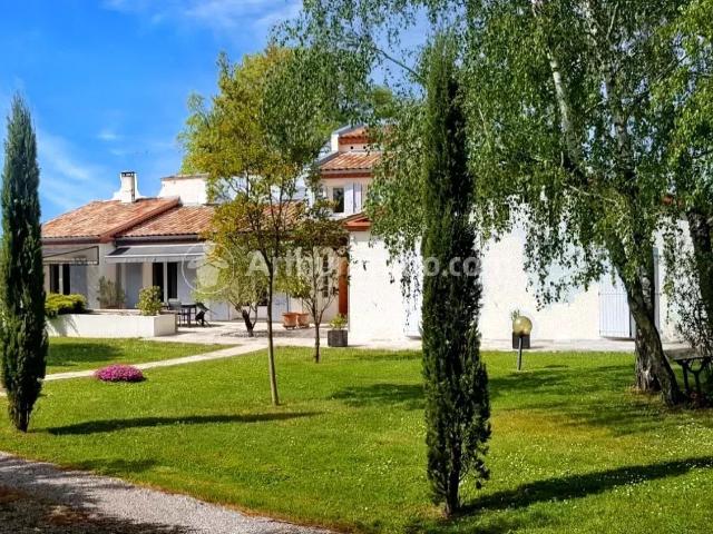 Maison 6 pièces 196 m²