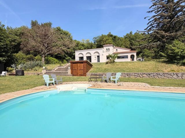 Maison 5 pièces 197 m²