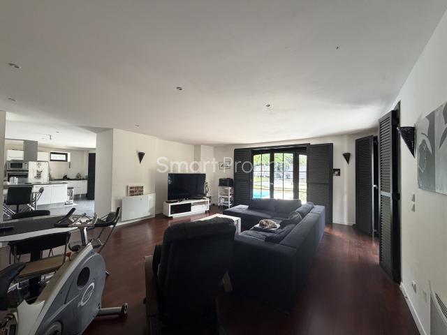Maison 5 pièces 198 m²