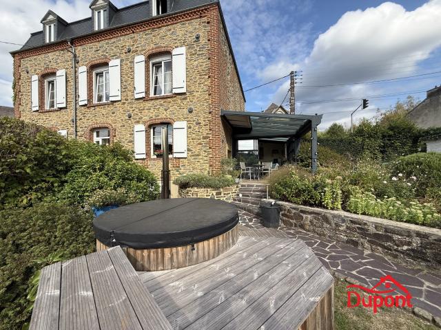 Maison 5 pièces 217 m²