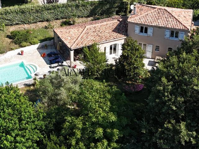 Maison 5 pièces 190 m²