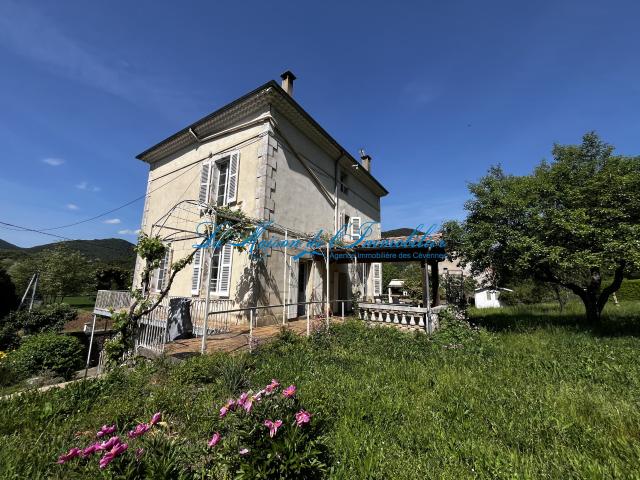 Maison 5 pièces 192 m²