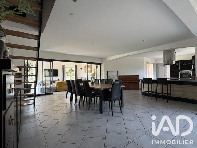 Maison 5 pièces 192 m²