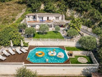 Maison 5 pièces 193 m²