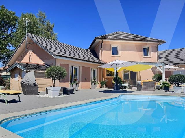 Maison 5 pièces 205 m²