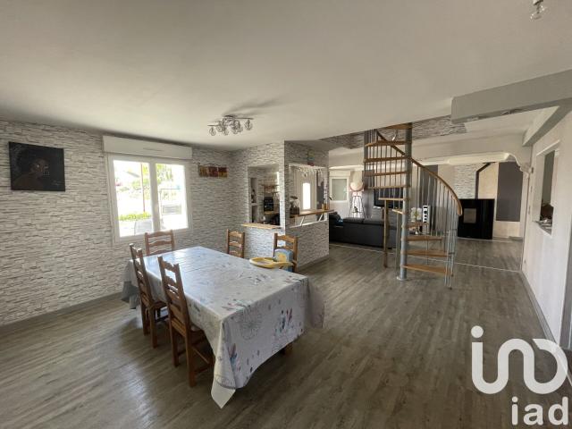 Maison 5 pièces 205 m²