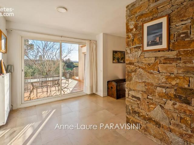 Maison 5 pièces 205 m²