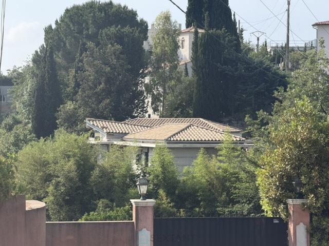 Maison 5 pièces 205 m²