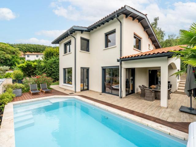 Maison 5 pièces 200 m²