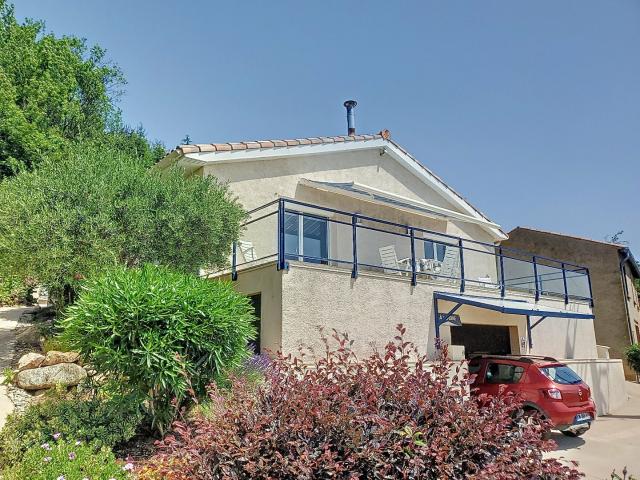 Maison 5 pièces 200 m²