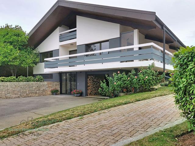 Maison 5 pièces 200 m²