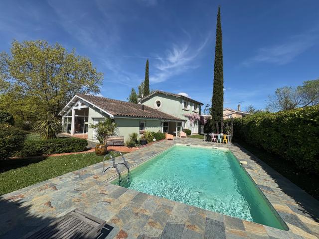 Maison 5 pièces 200 m²