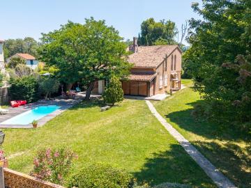 Maison 5 pièces 200 m²