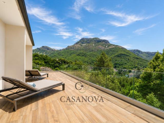 Maison 5 pièces 200 m²