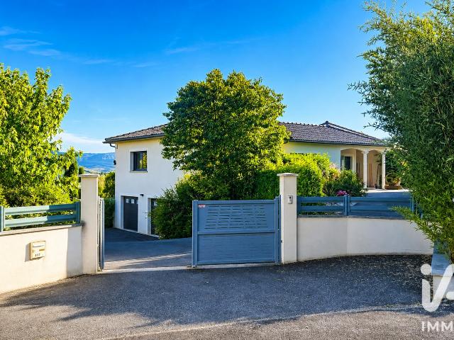 Maison 5 pièces 201 m²