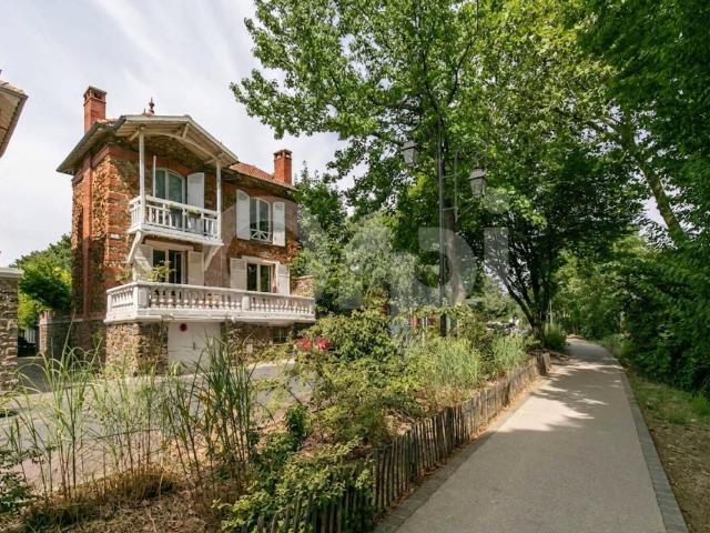 Maison 5 pièces 201 m²