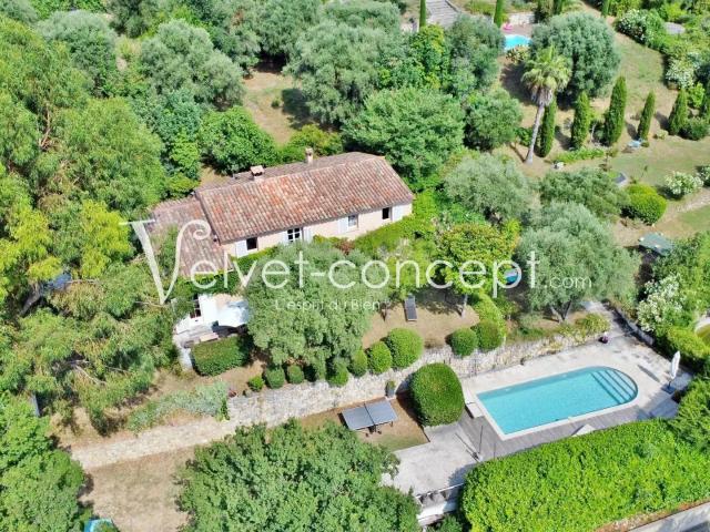 Maison 5 pièces 201 m²