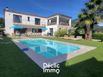 Maison 5 pièces 201 m²