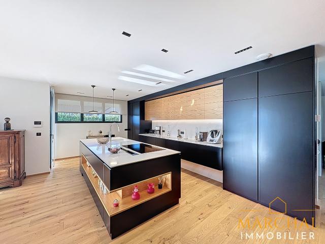 Maison 5 pièces 202 m²