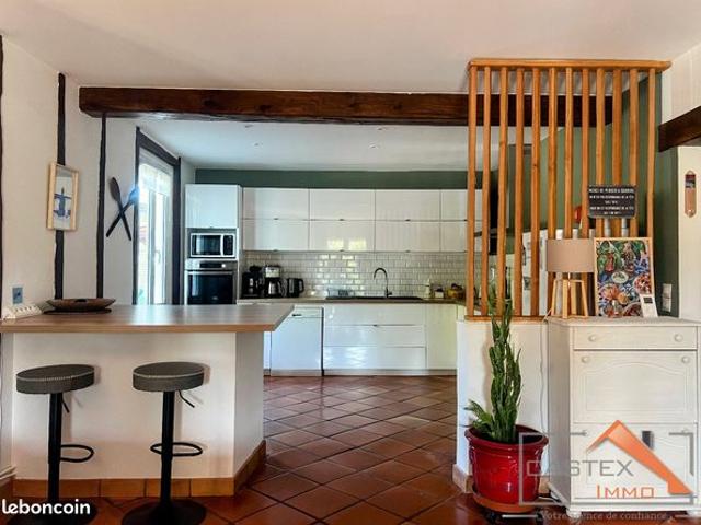 Maison 5 pièces 202 m²
