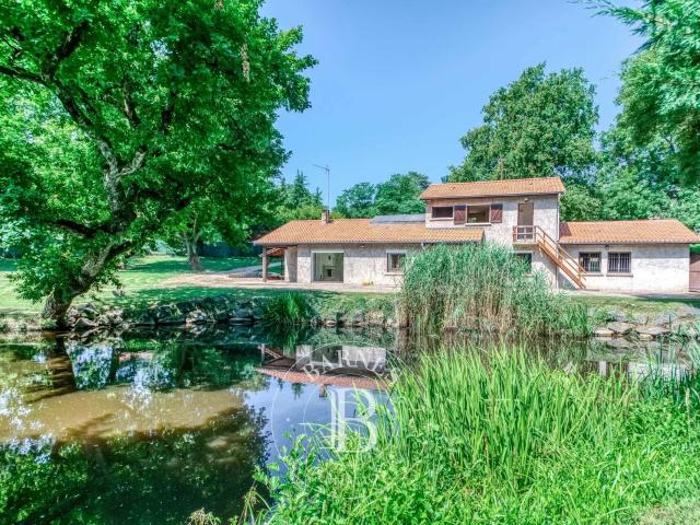 Maison 5 pièces 203 m²