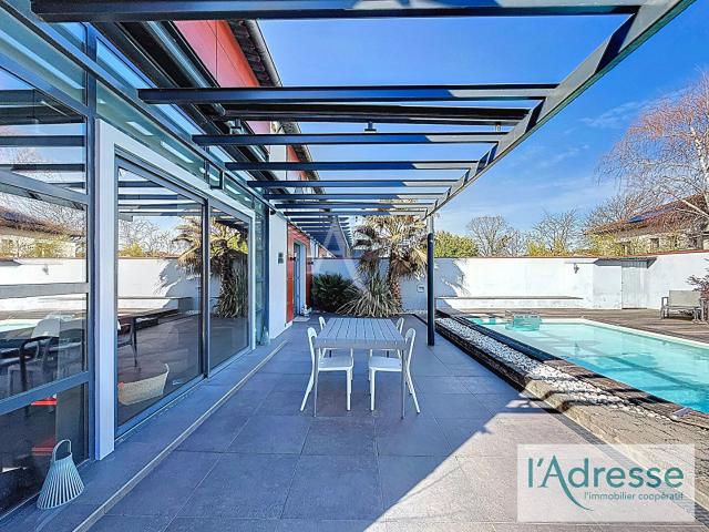 Maison 5 pièces 214 m²