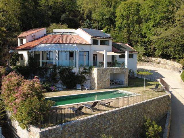 Maison 5 pièces 214 m²