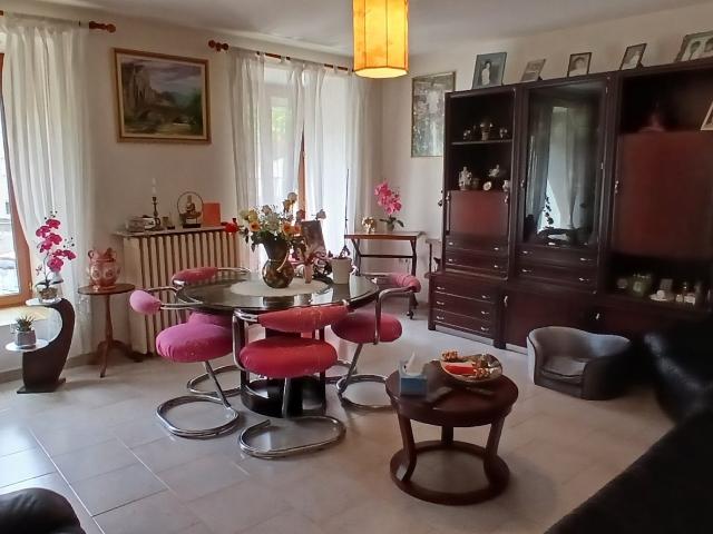 Maison 5 pièces 215 m²