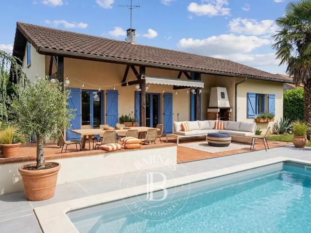 Maison 5 pièces 215 m²