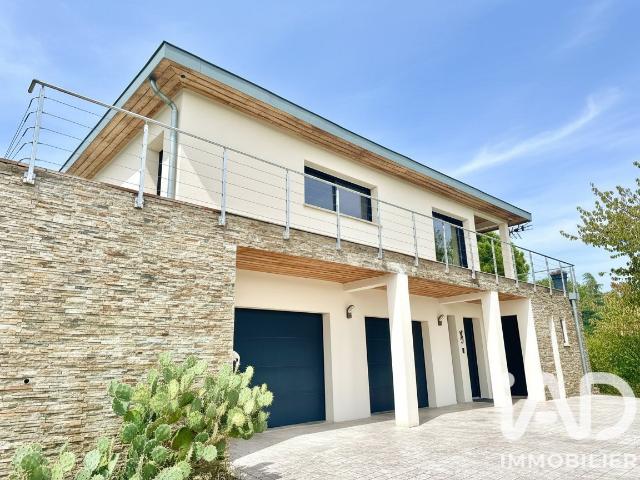 Maison 5 pièces 215 m²