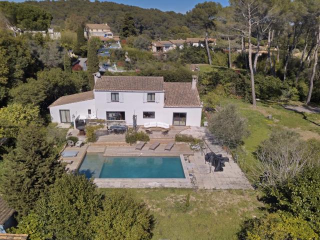 Maison 5 pièces 215 m²