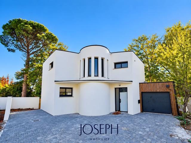 Maison 5 pièces 215 m²