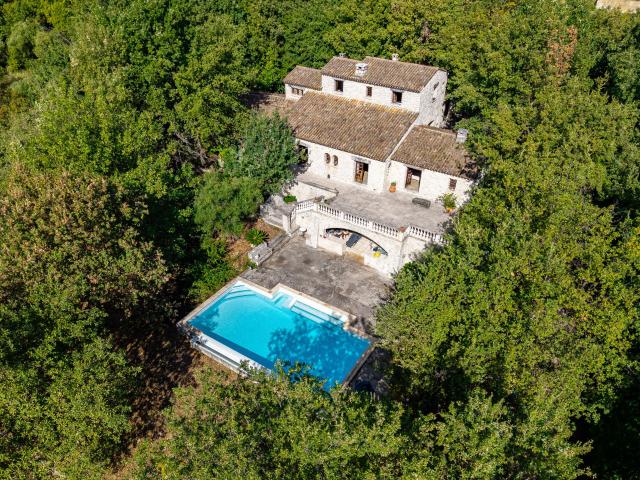 Maison 5 pièces 215 m²