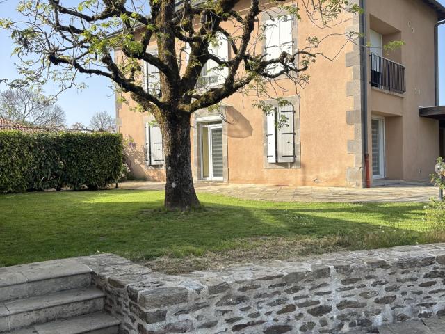 Maison 5 pièces 215 m²