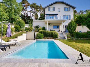 Maison 5 pièces 215 m²