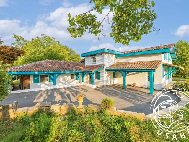 Maison 5 pièces 216 m²