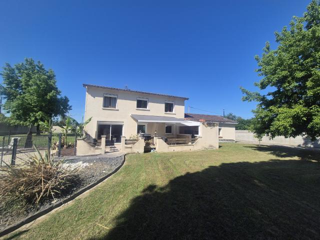 Maison 5 pièces 216 m²