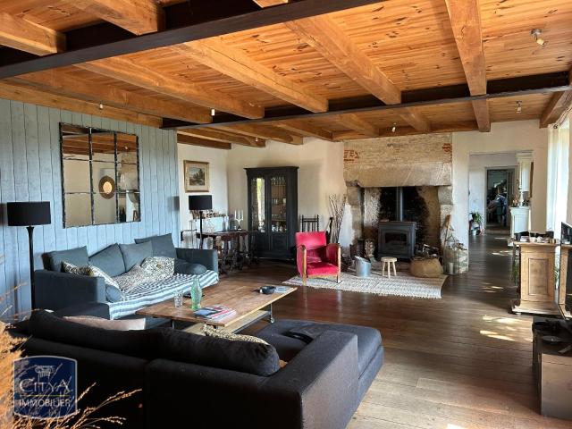 Maison 5 pièces 217 m²