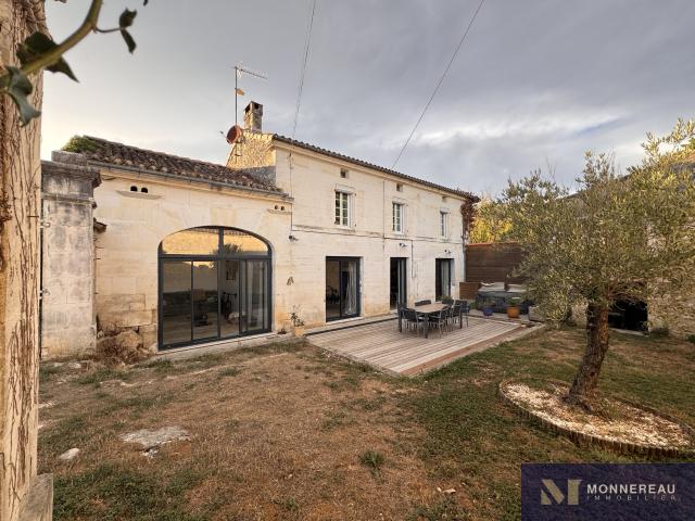 Maison 5 pièces 217 m²
