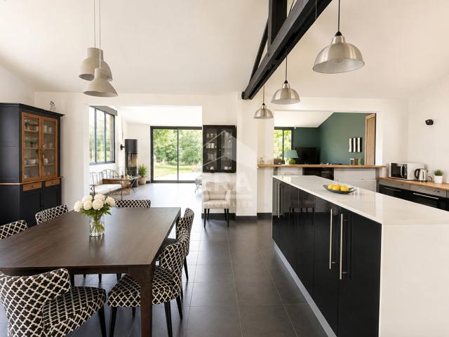 Maison 5 pièces 217 m²
